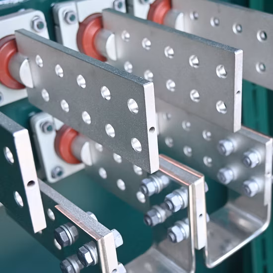 저전압 오일 변압기용 1.2kV 2000A 도자기 절연체 변압기 소켓